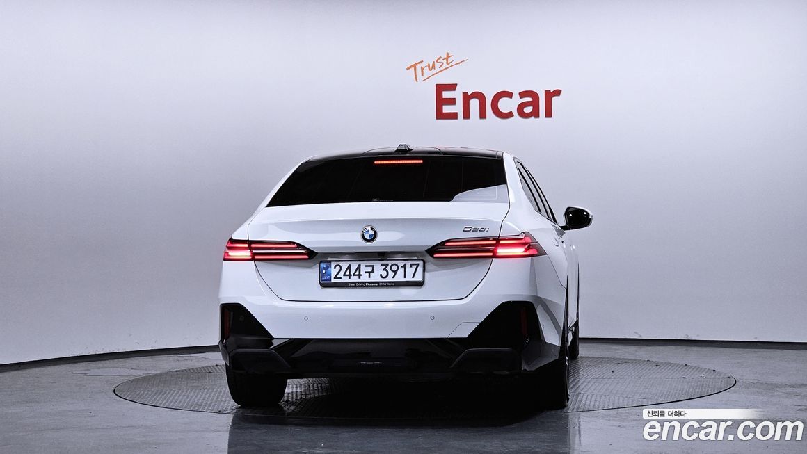 BMW 5-Series 520i M Sport, 2025