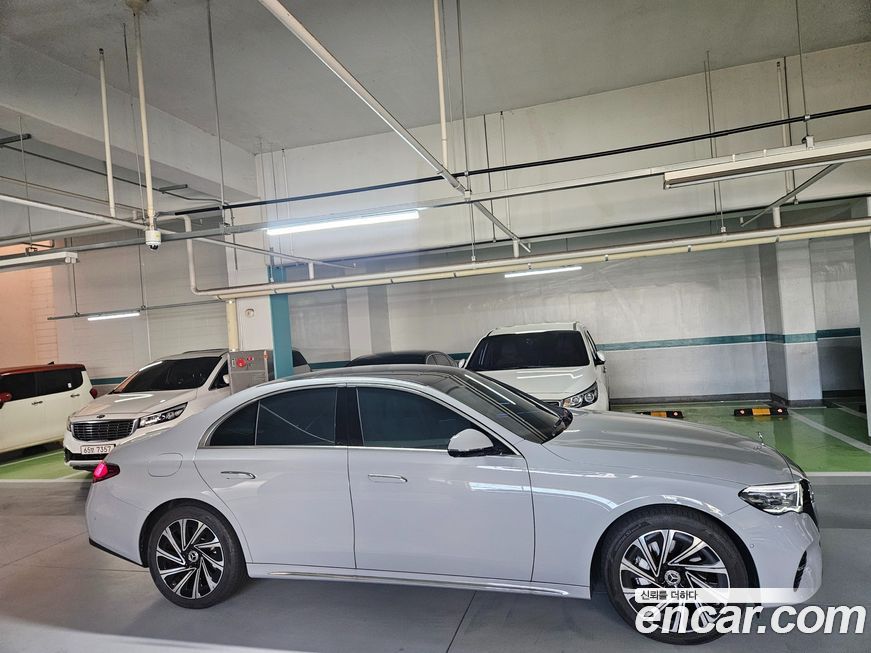 Mercedes-Benz E-Class E300 4MATIC Exclusive, 2024