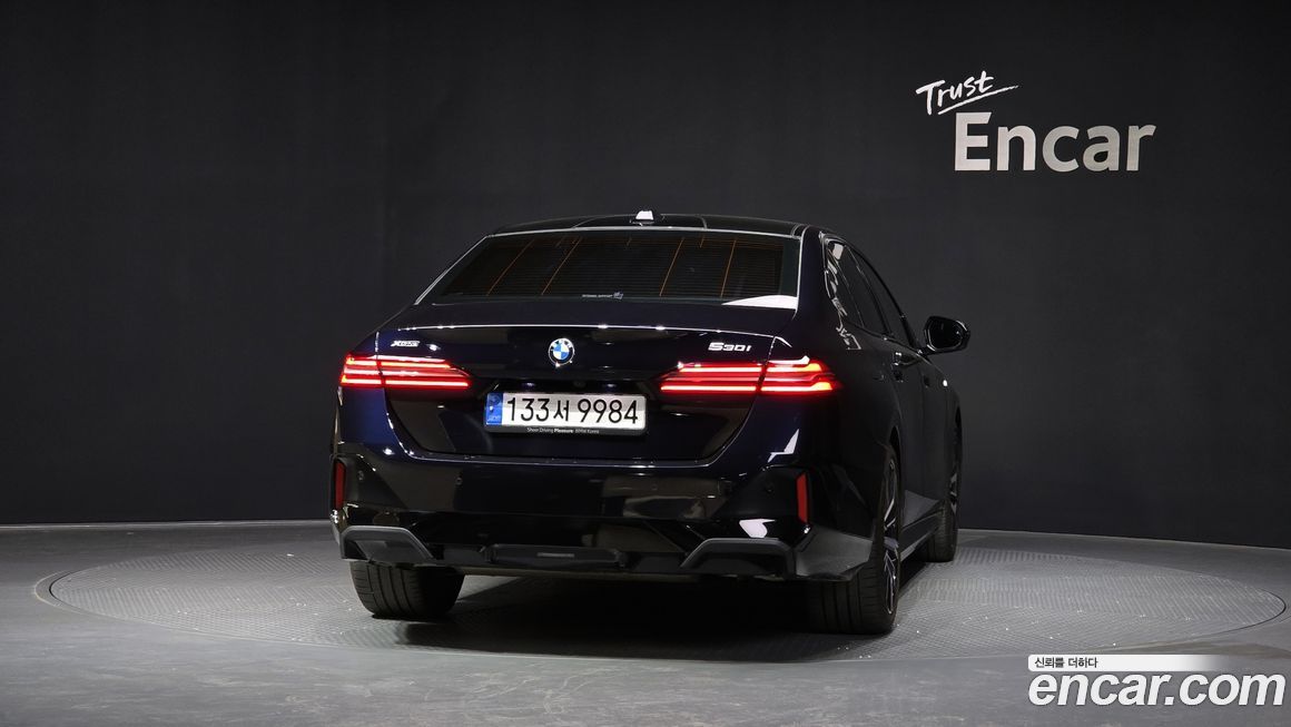 BMW 5-Series 530i xDrive M Sport, 2024
