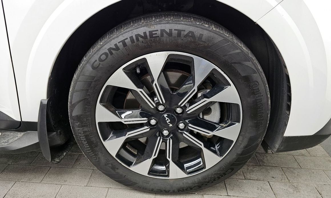 Kia Carnival 9-Seater Signature, 2023