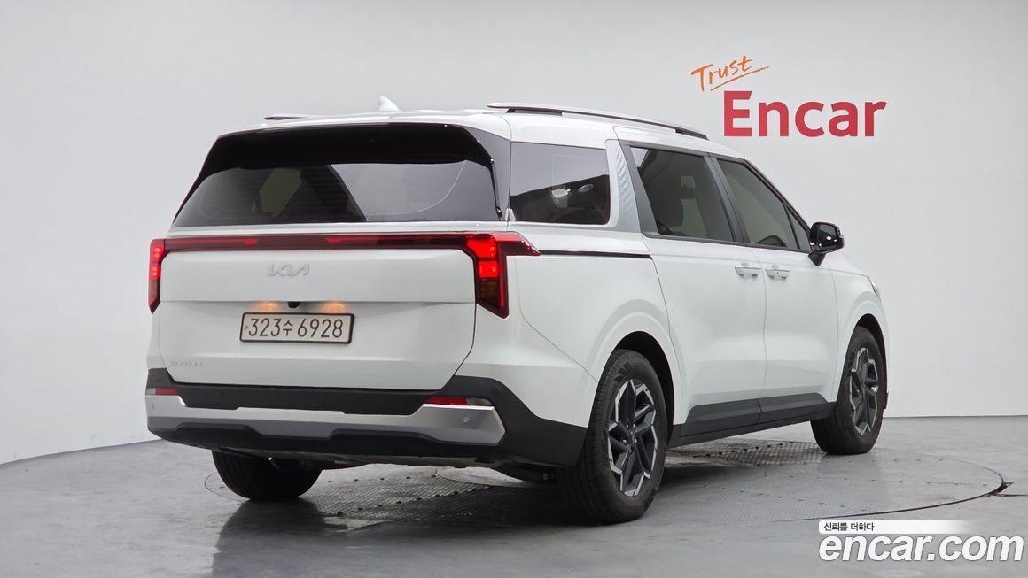 Kia Carnival 9-Seater Prestige, 2024