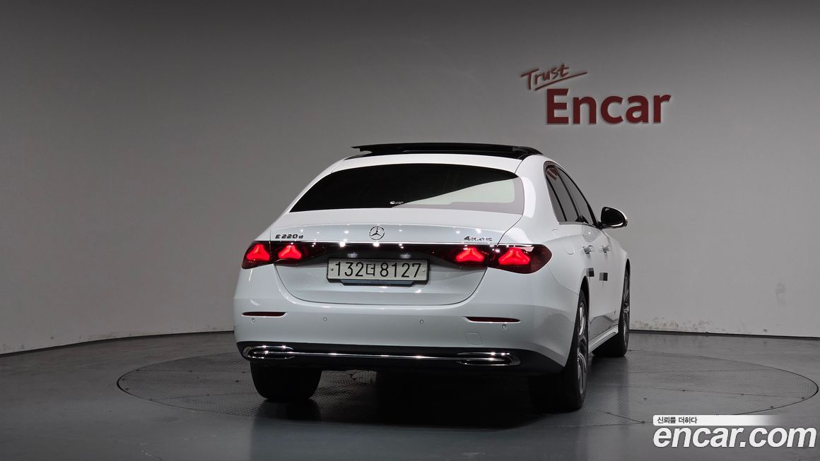 Mercedes-Benz E-Class E220d 4MATIC Exclusive, 2024