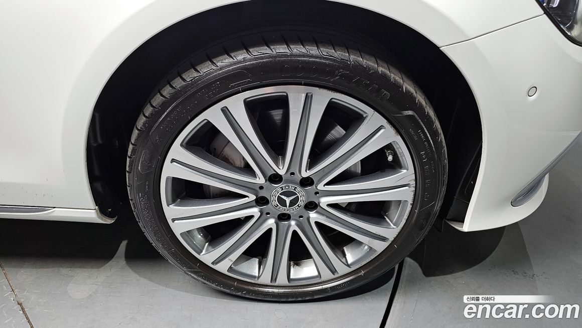 Mercedes-Benz E-Class E350 4MATIC Exclusive, 2023