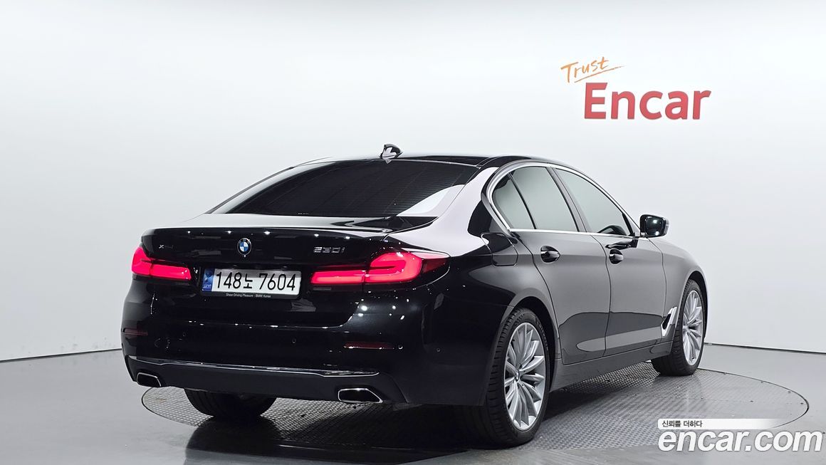 BMW 5-Series 530i xDrive Luxury, 2023