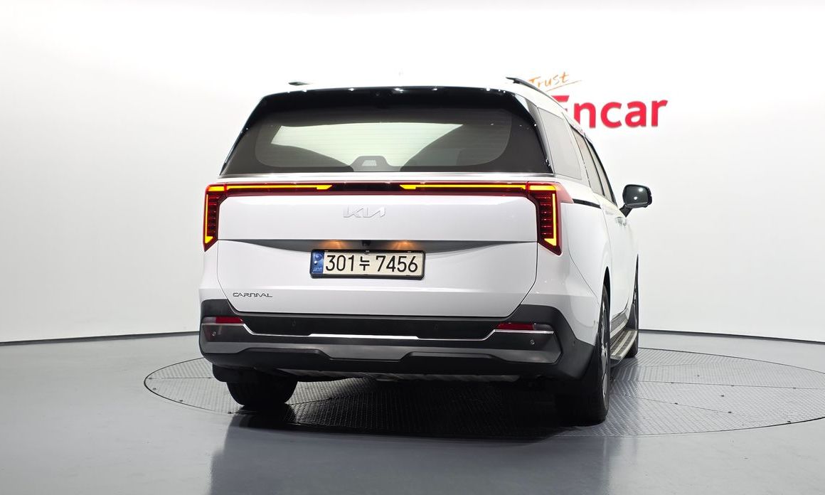 Kia Carnival 7-Seater Signature, 2024