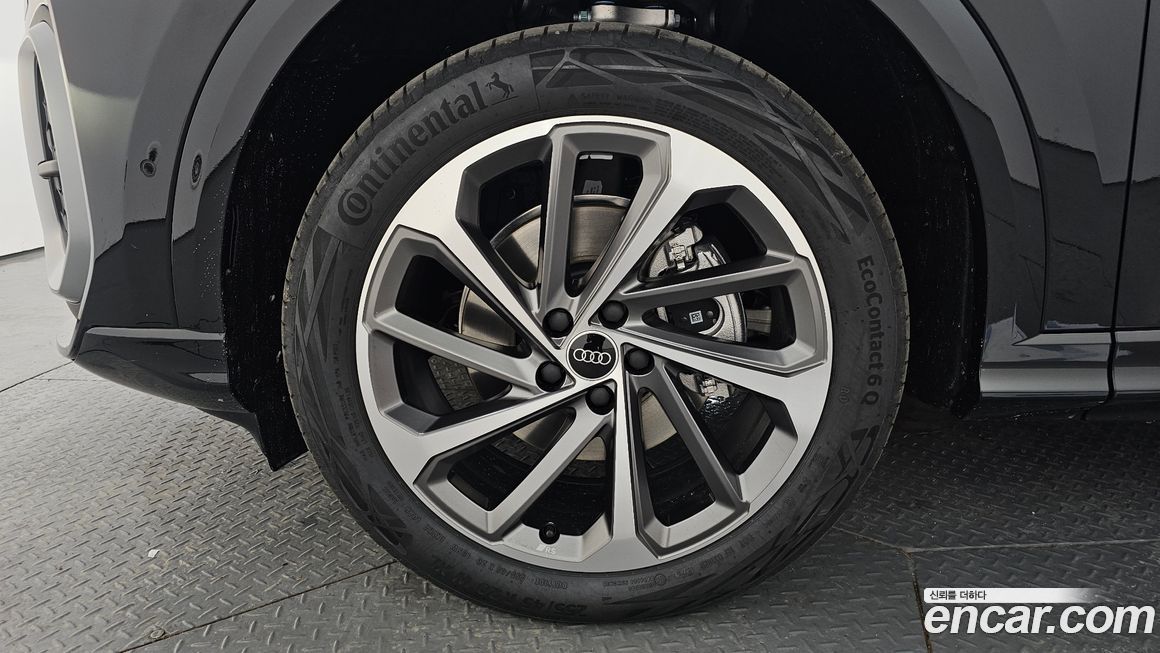 Audi Q5 40 TFSI Quattro S Line, 2025