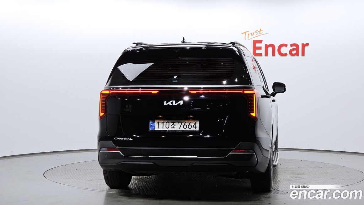 Kia Carnival 9-Seater Gravity, 2024
