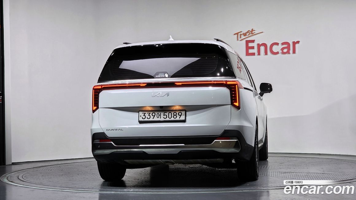 Kia Carnival 7-Seater Signature, 2025