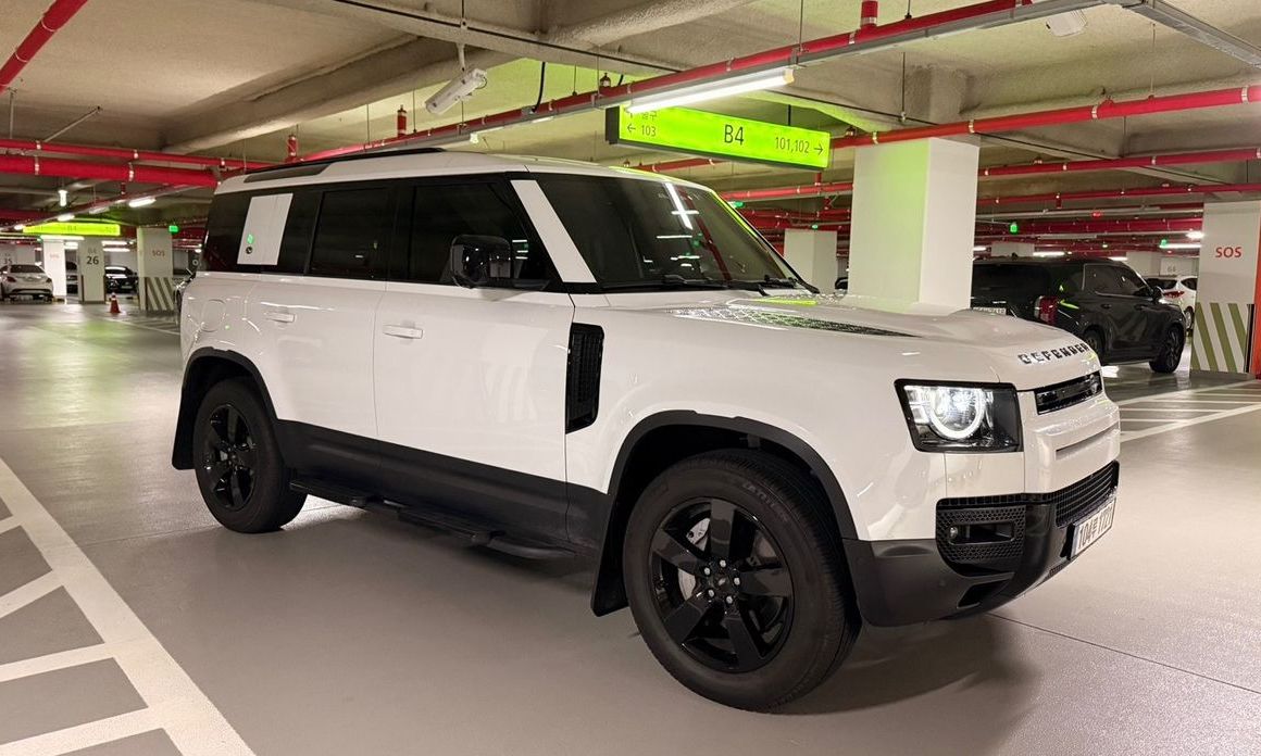 Land Rover Defender 110 D300 HSE, 2023