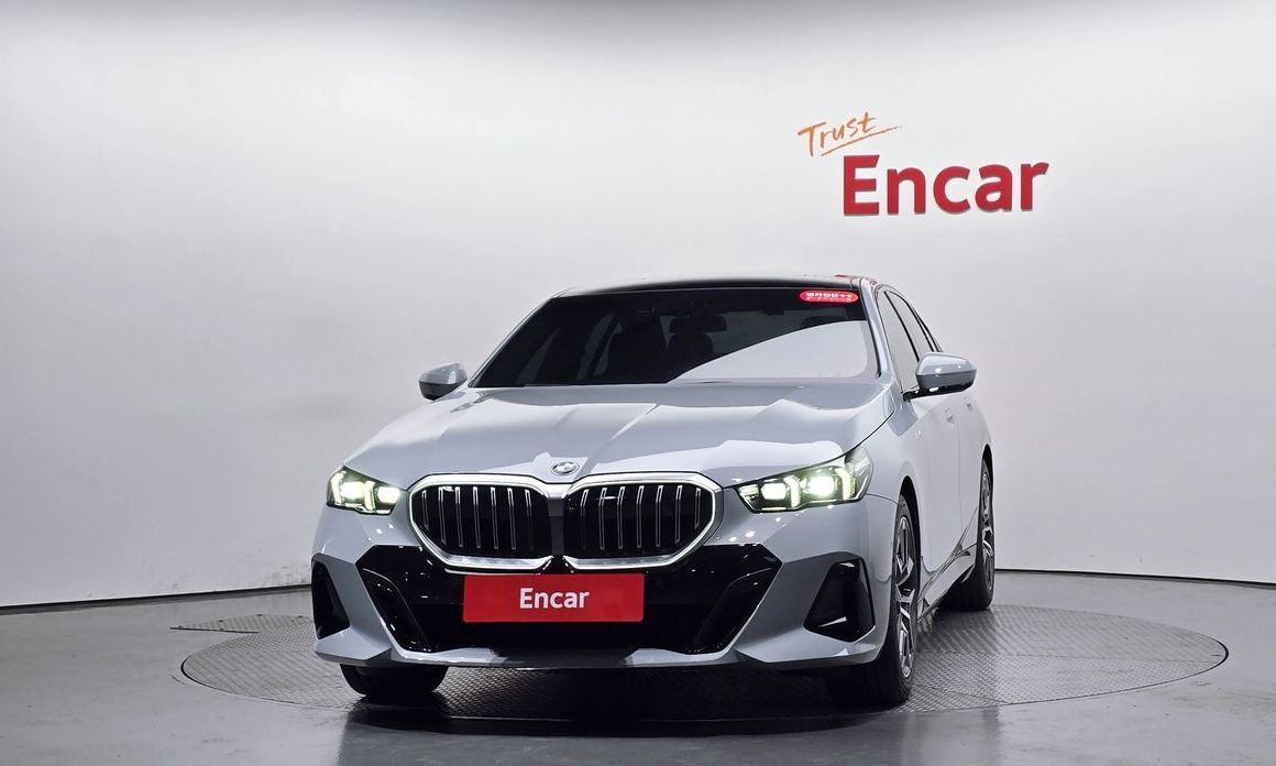 BMW 5-Series 520i M Sport, 2025