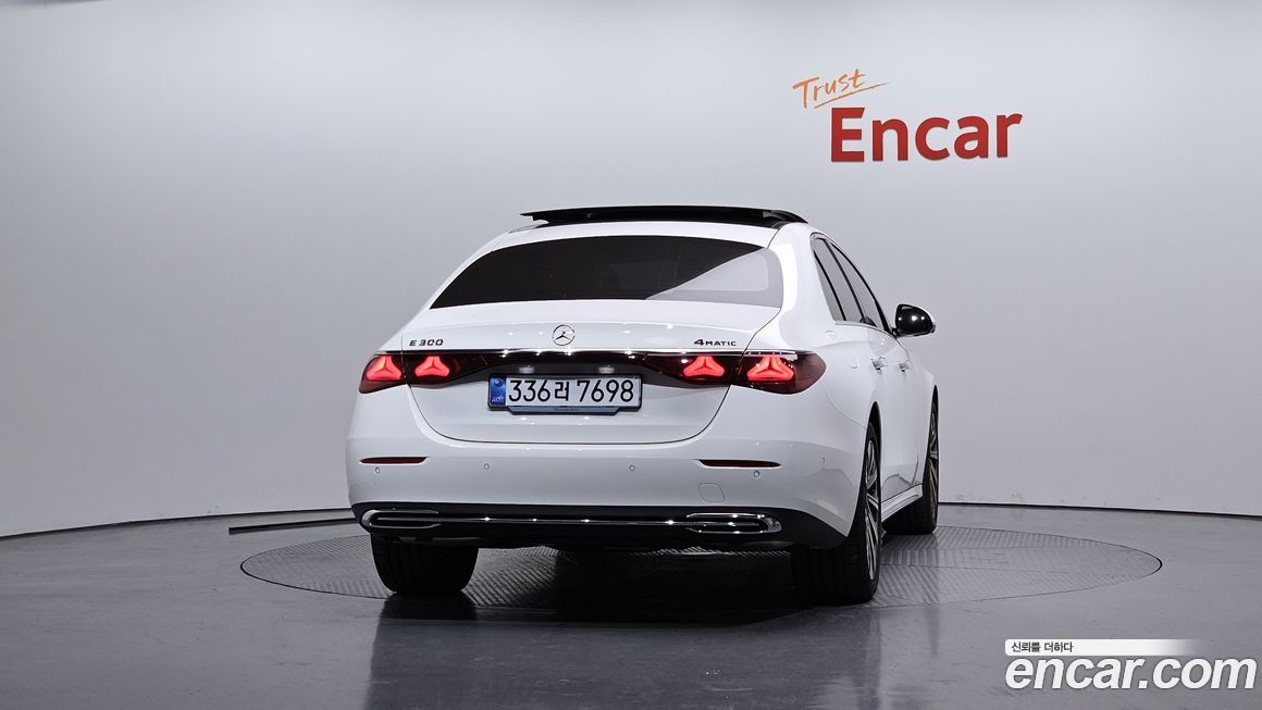 Mercedes-Benz E-Class E300 4MATIC Exclusive, 2025