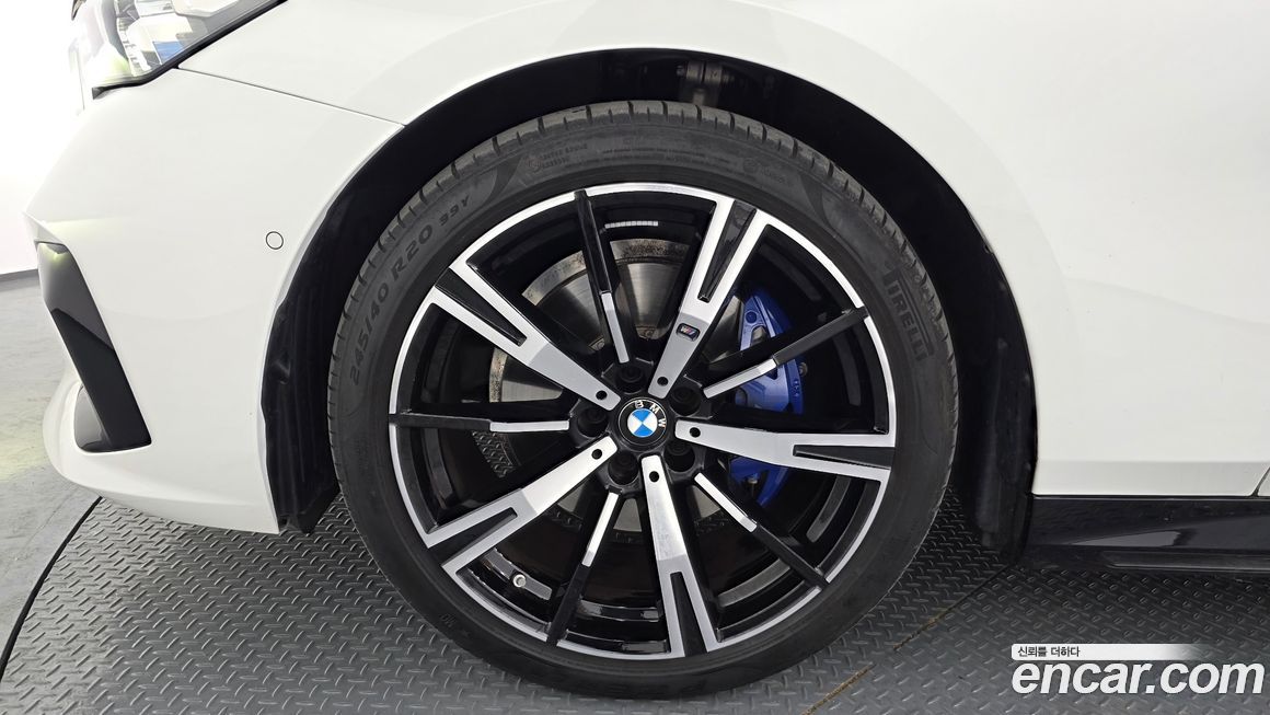 BMW 5-Series 530i xDrive M Sport, 2024