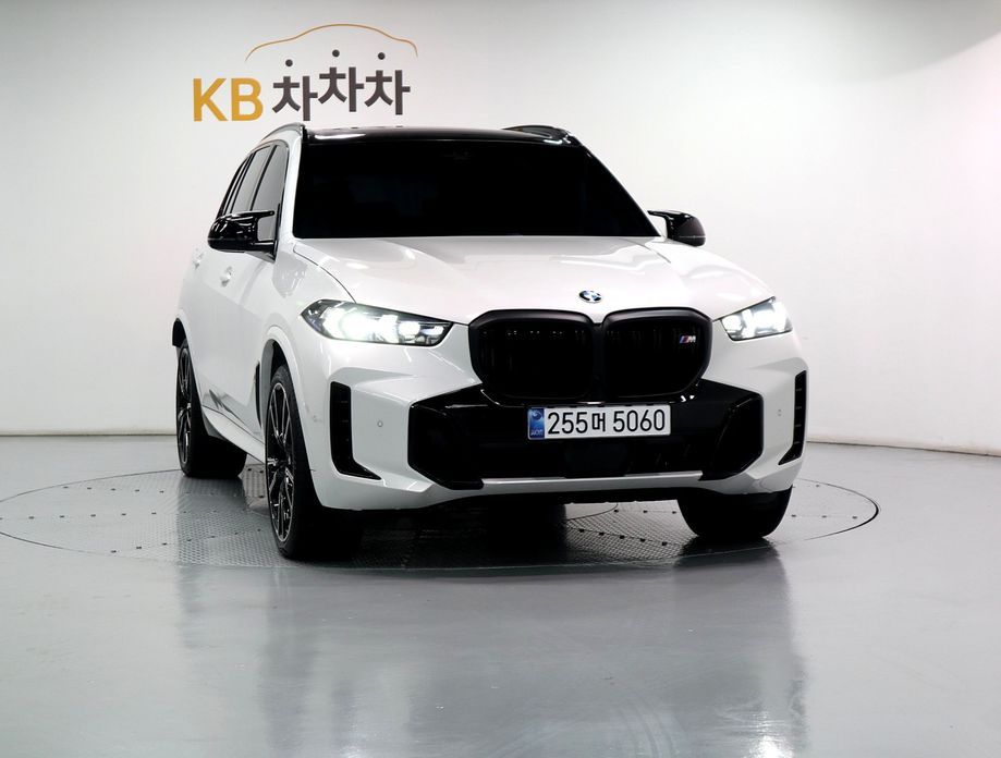 BMW X5 M60i, 2024