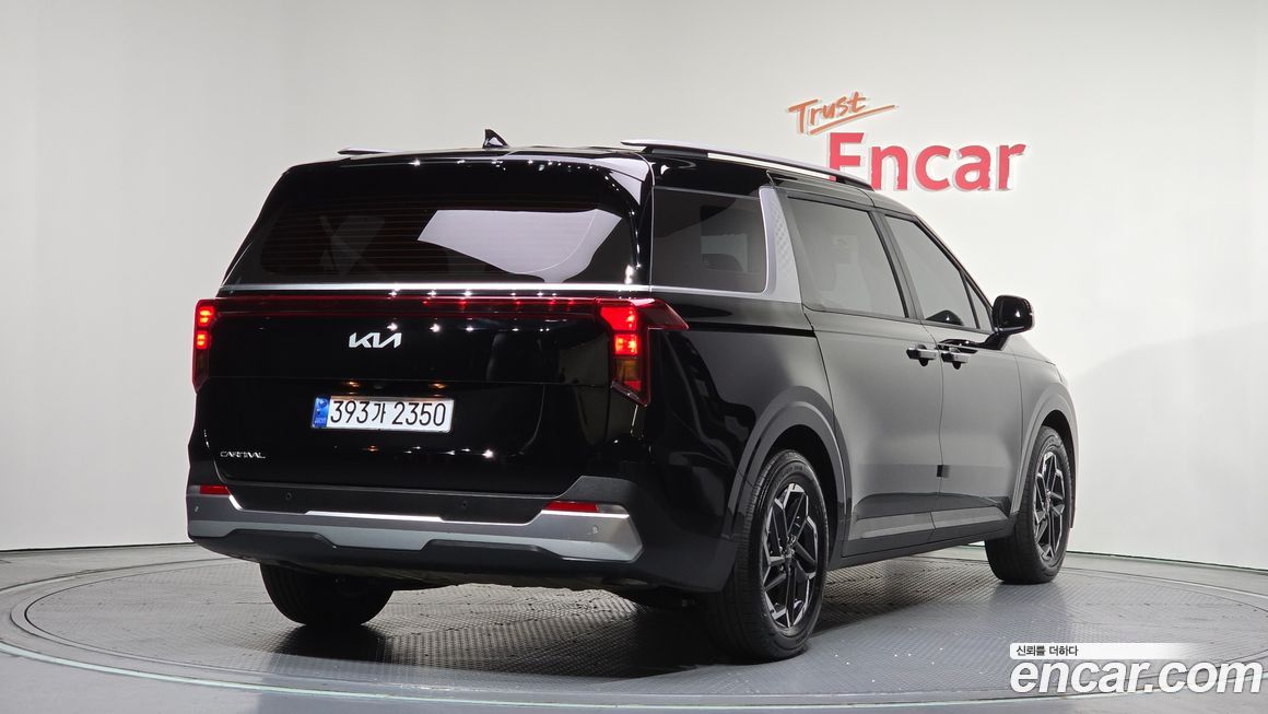 Kia Carnival 9-Seater Prestige, 2024