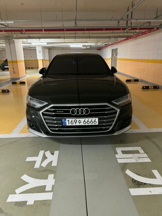 Audi A8 55 TFSI Quattro LWB, 2021