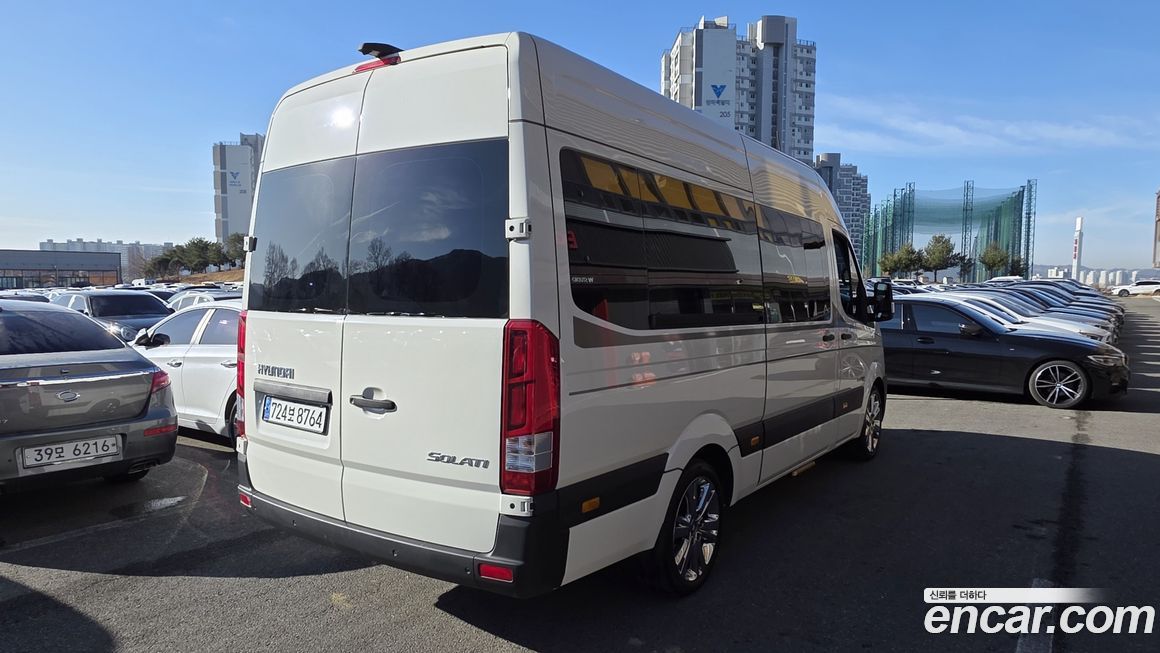 Hyundai Solati 15-seater, 2024