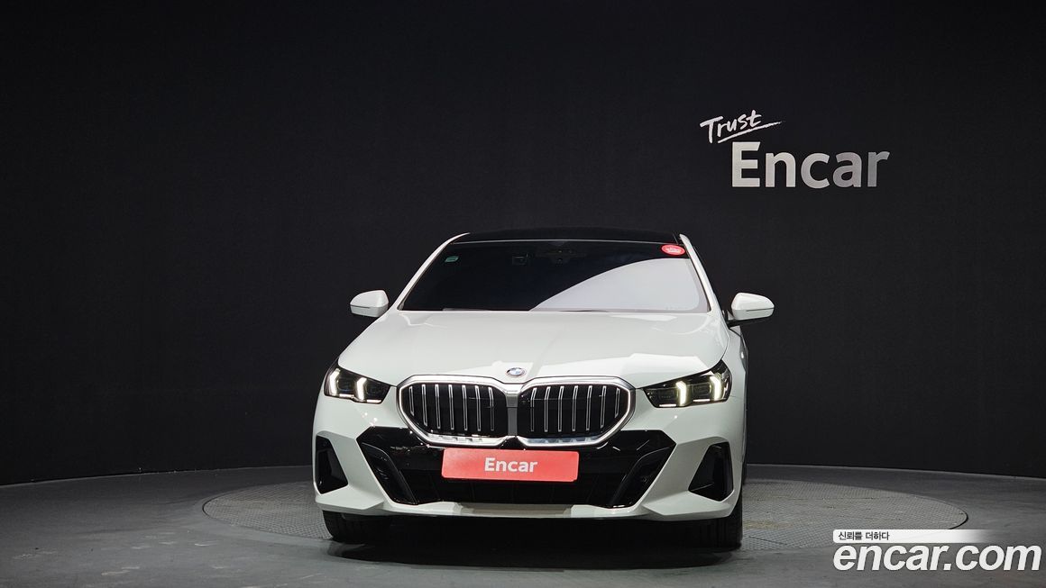 BMW 5-Series 520i M Sport, 2025