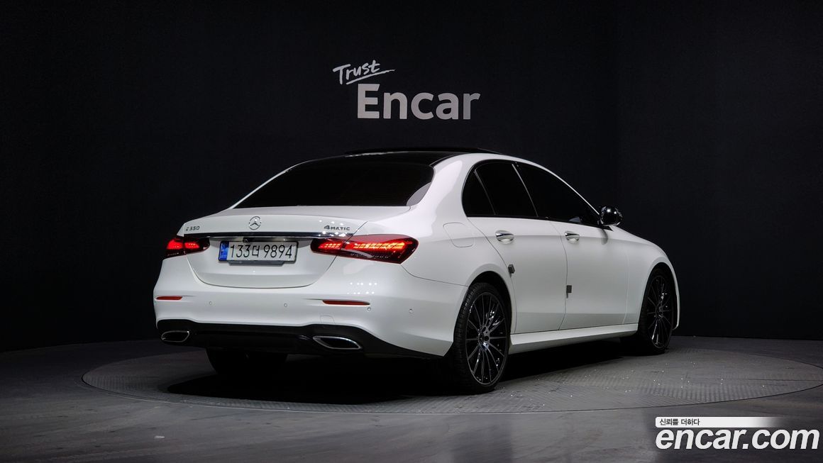 Mercedes-Benz E-Class E350 4MATIC AMG Line, 2023