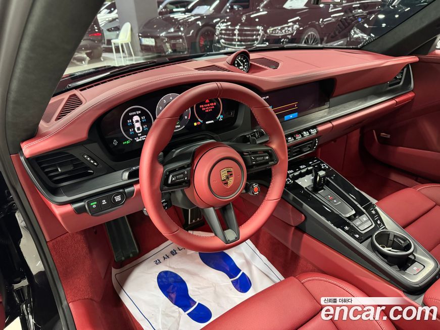 Porsche 911 Carrera 4 GTS, 2025