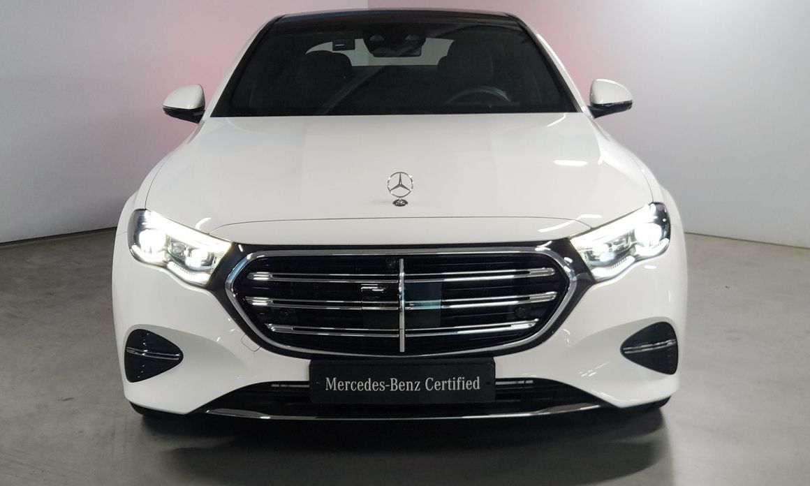Mercedes-Benz E-Class E300 4MATIC Exclusive, 2025
