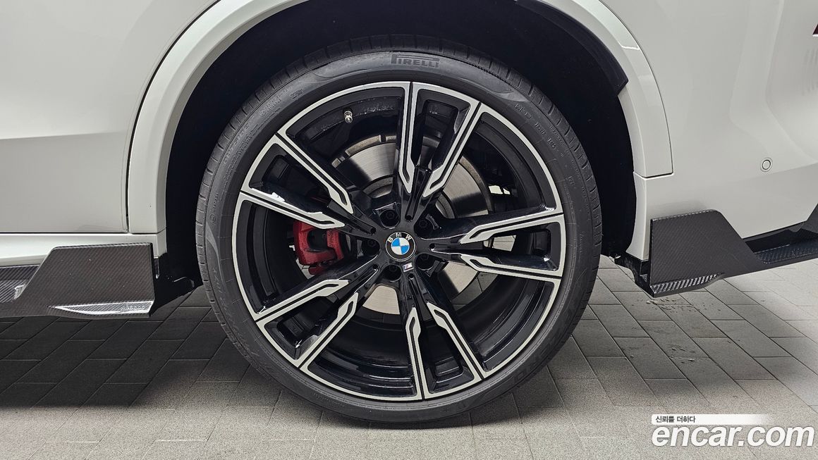BMW X5 M60i, 2025