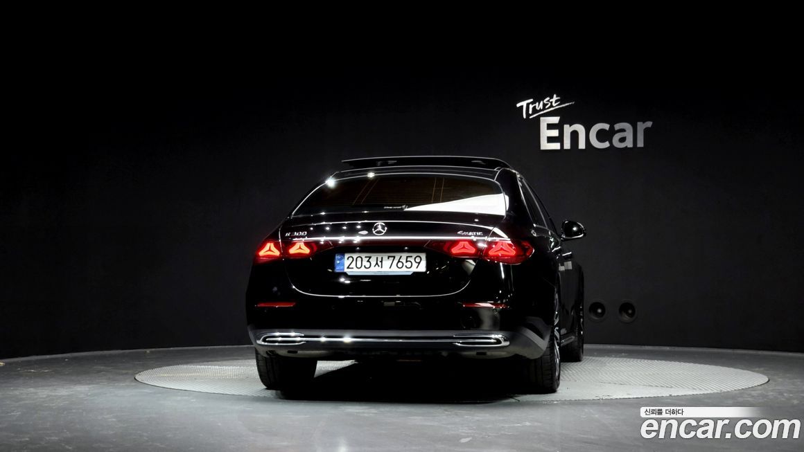 Mercedes-Benz E-Class E300 4MATIC Exclusive, 2024