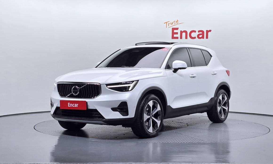 Volvo XC40 B4 Ultra Bright, 2024