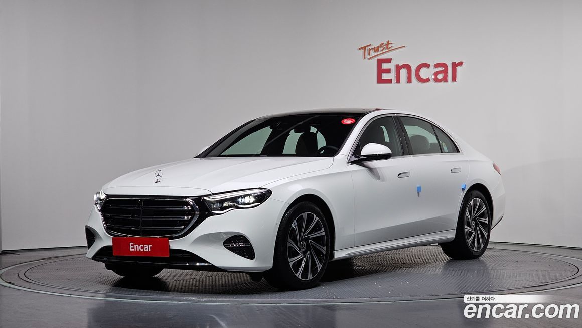 Mercedes-Benz E-Class E300 4MATIC Exclusive, 2026