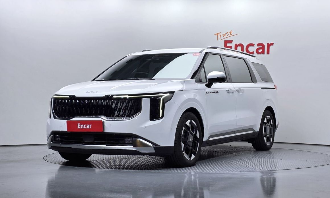 Kia Carnival 9-Seater Signature, 2024