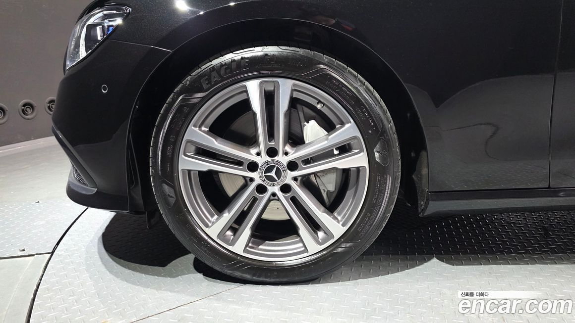 Mercedes-Benz E-Class E350 4MATIC Avantgarde, 2022