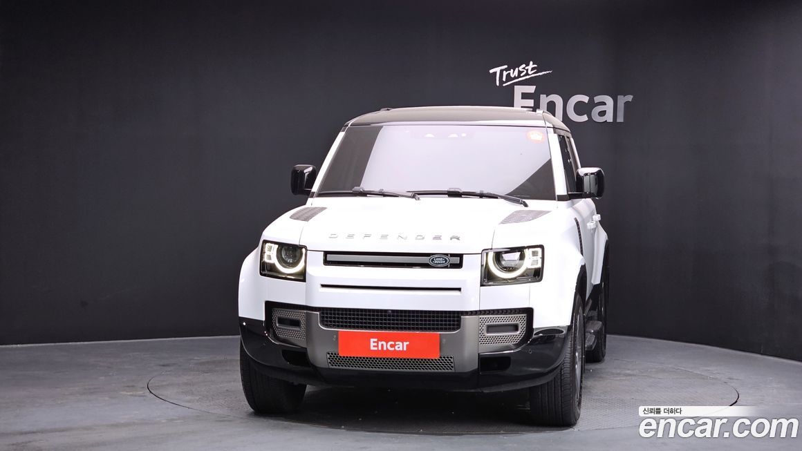 Land Rover Defender 110 P300 X-Dynamic SE, 2024