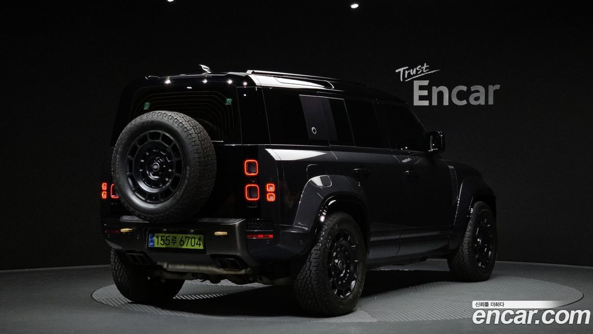 Land Rover Defender 110 P635 Octa, 2025