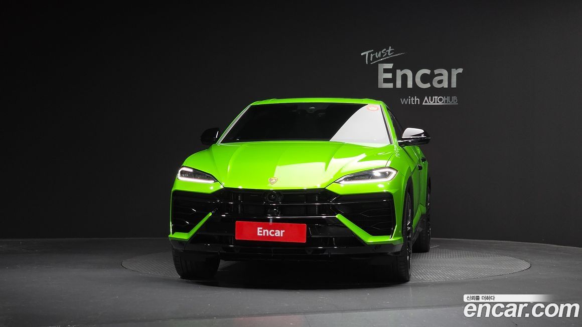 Lamborghini Urus 4.0 V8 SE, 2025