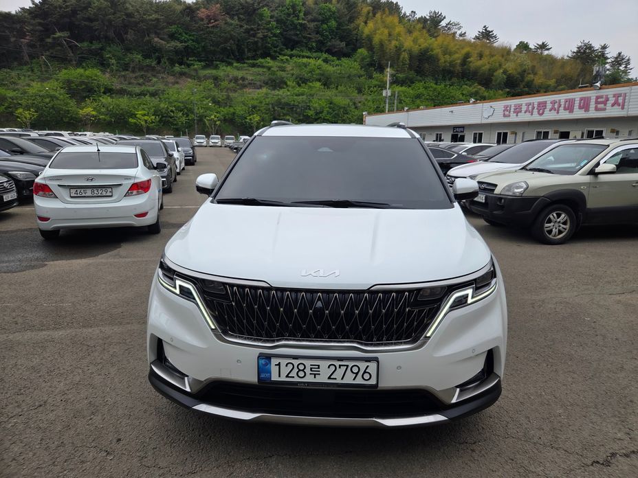 Kia Carnival 9-Seater Signature, 2023