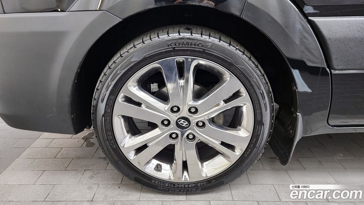 Hyundai Solati 15-seater, 2025