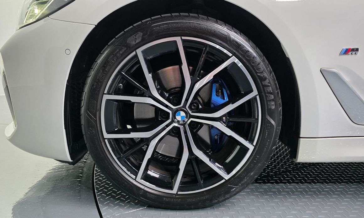 BMW 5-Series 530i M Sport Package, 2022