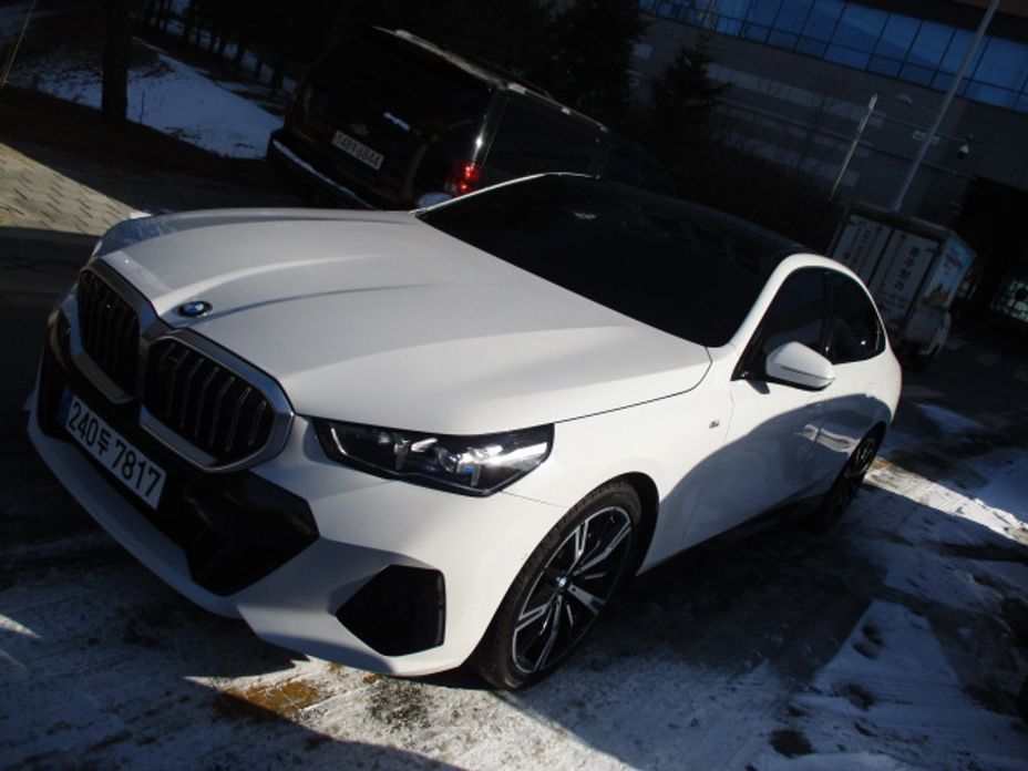 BMW 5-Series 530i xDrive M Sport, 2024