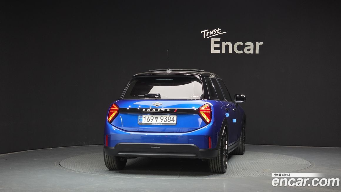Mini Cooper 5 Door Favoured, 2025