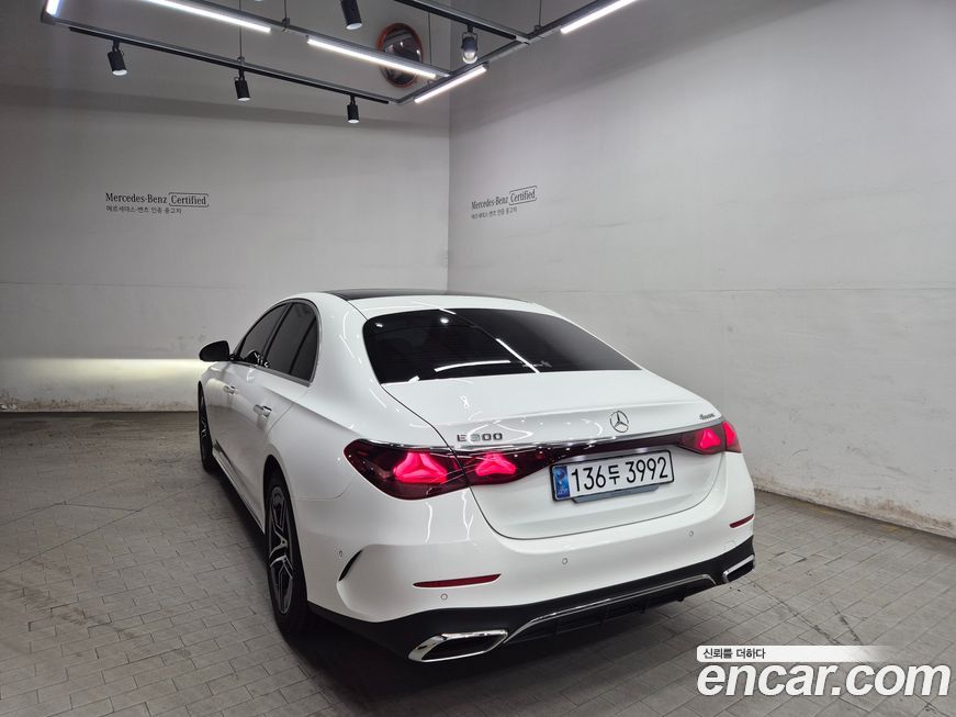 Mercedes-Benz E-Class E300 4MATIC AMG Line, 2025