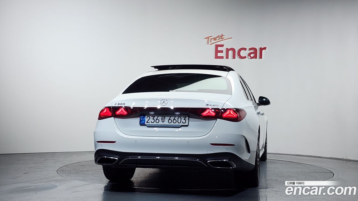 Mercedes-Benz E-Class E300 4MATIC AMG Line, 2024