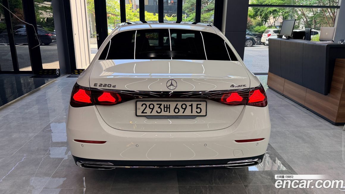 Mercedes-Benz E-Class E220d 4MATIC Exclusive, 2024