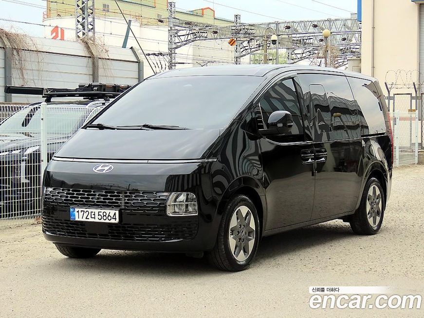 Hyundai Staria Tourer 9-Seater, 2025