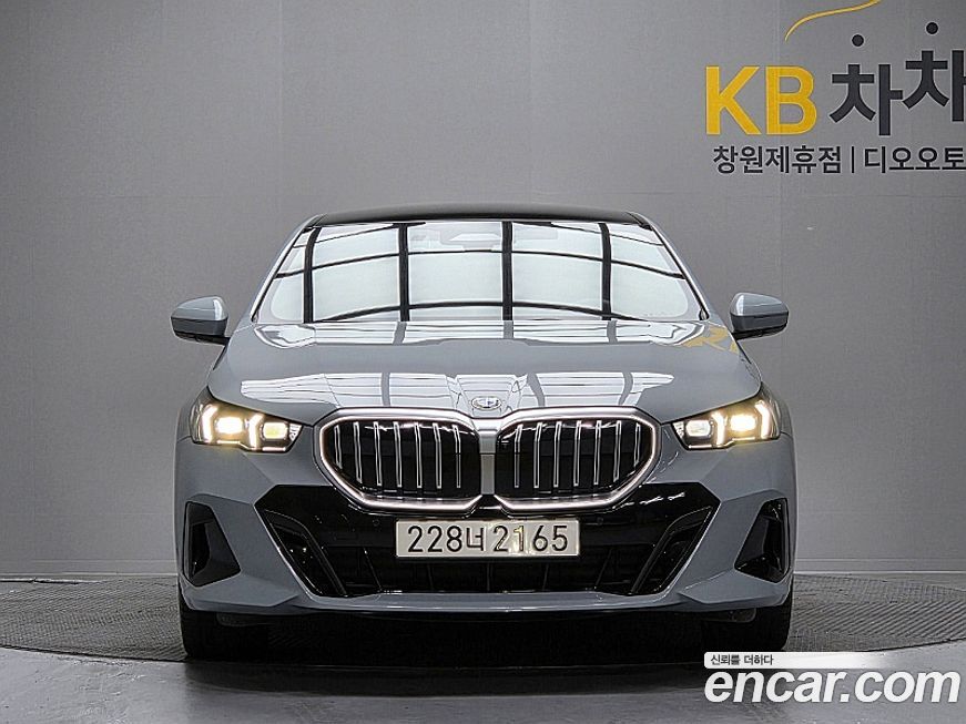 BMW 5-Series 530i xDrive M Sport, 2025