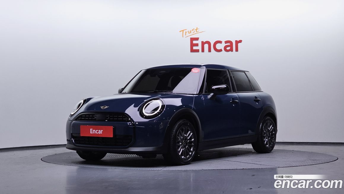 Mini Cooper 5Door Essential, 2025
