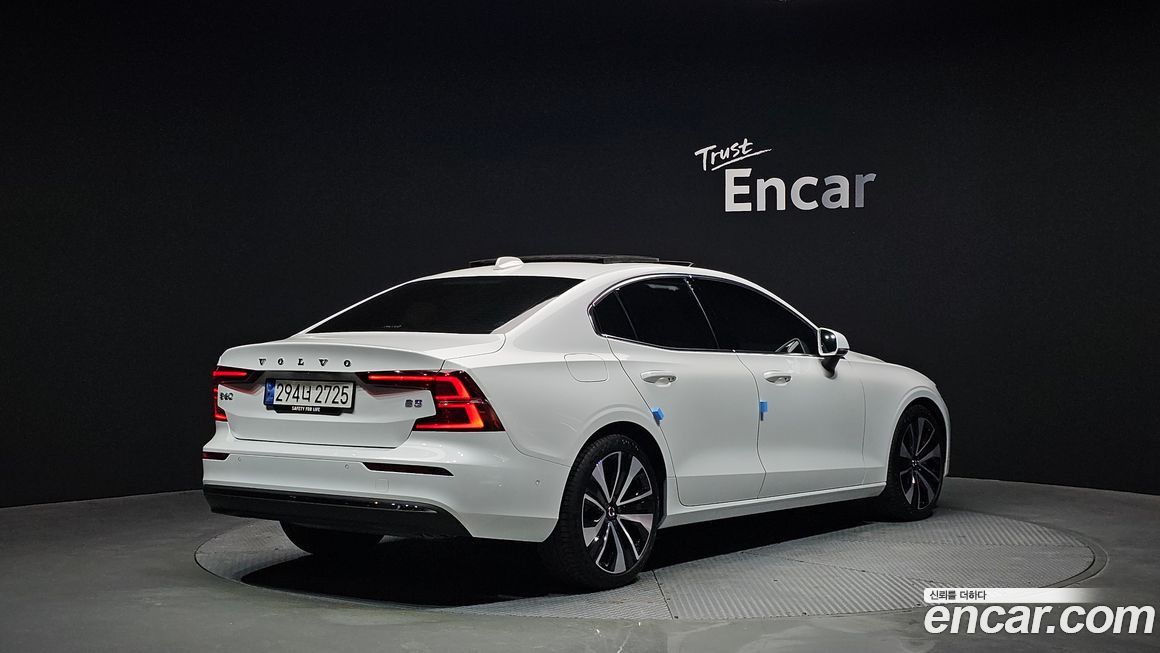 Volvo S60 B5 Ultimate Bright, 2024