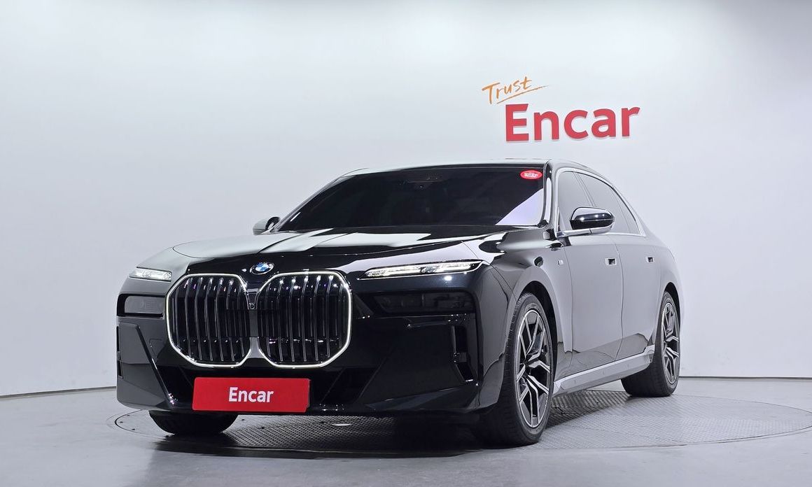 BMW 7-Series 740i xDrive M Sport, 2025
