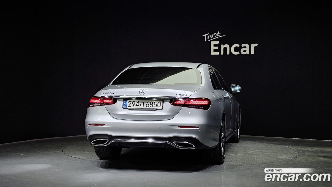 Mercedes-Benz E-Class E220d 4MATIC AMG Line, 2022