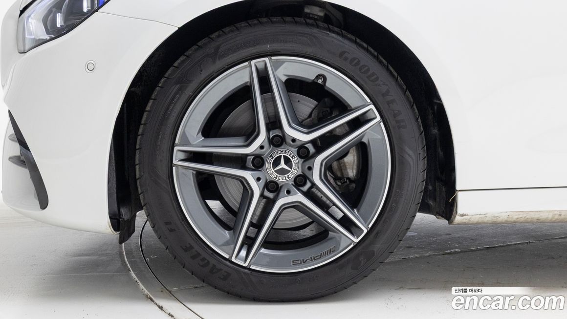 Mercedes-Benz E-Class E250 AMG Line, 2023