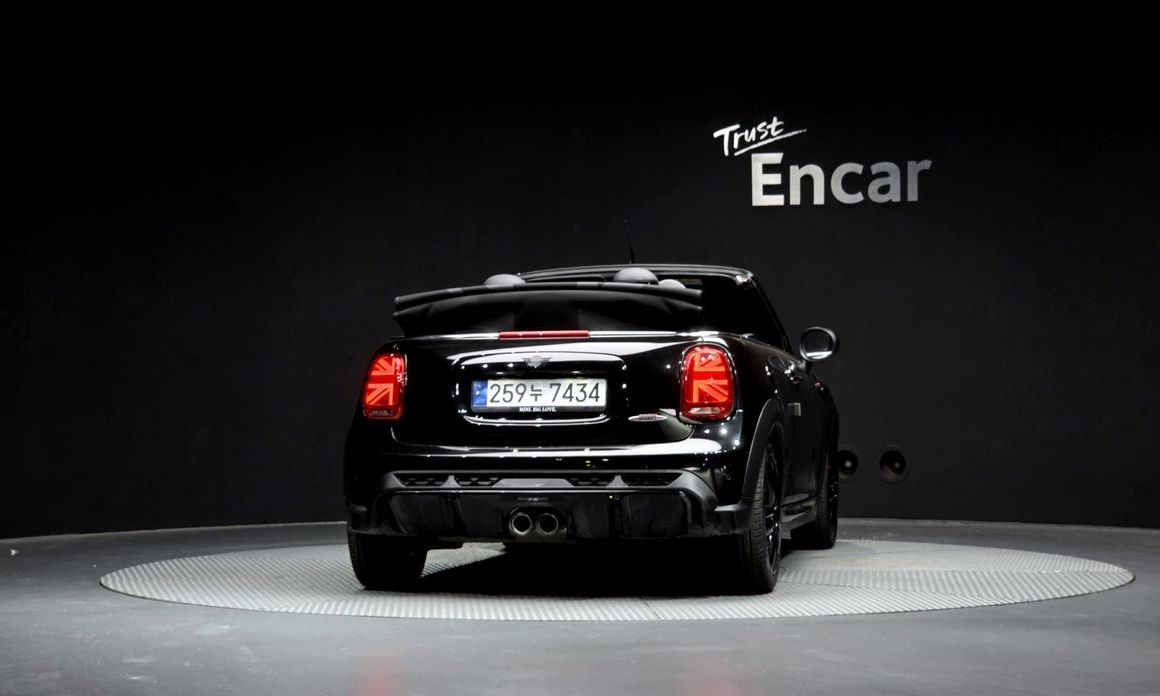 Mini Cooper Convertible JCW, 2022