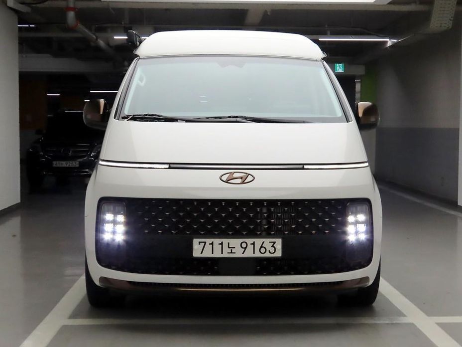 Hyundai Staria 2WD Camping Car, 2024
